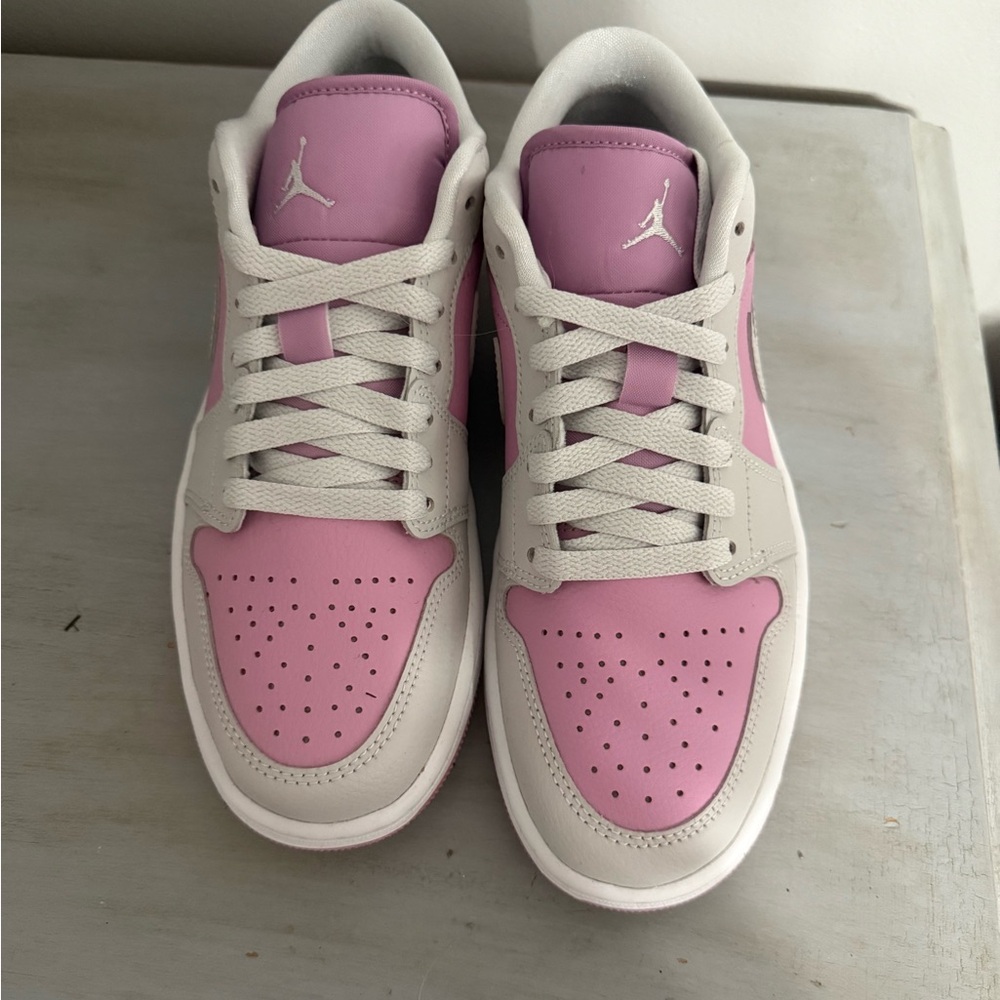 Jordan Women's Sneakers in Pink and Cream